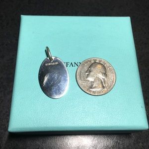‼️SOLD‼️Tiffany & co medium oval pendant VNTG